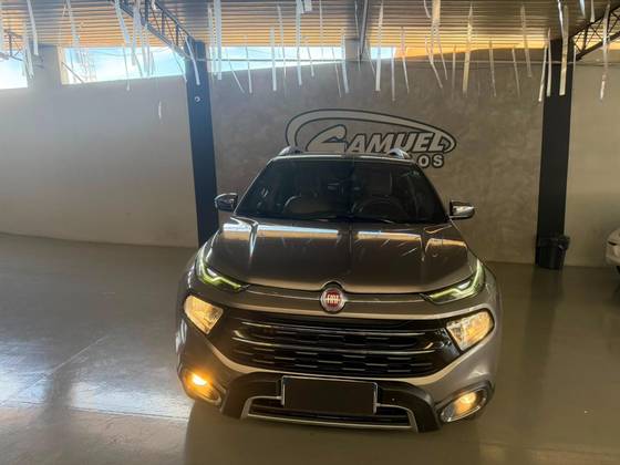 FIAT TORO 2.0 16V TURBO DIESEL RANCH 4WD AT9 FIAT TORO 2.0 16V TURBO DIESEL RANCH 4WD AT9